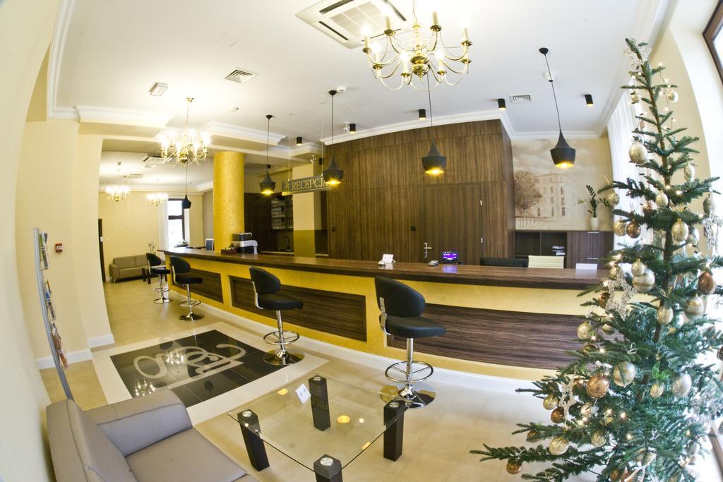Hotel Gal Тарнув Экстерьер фото