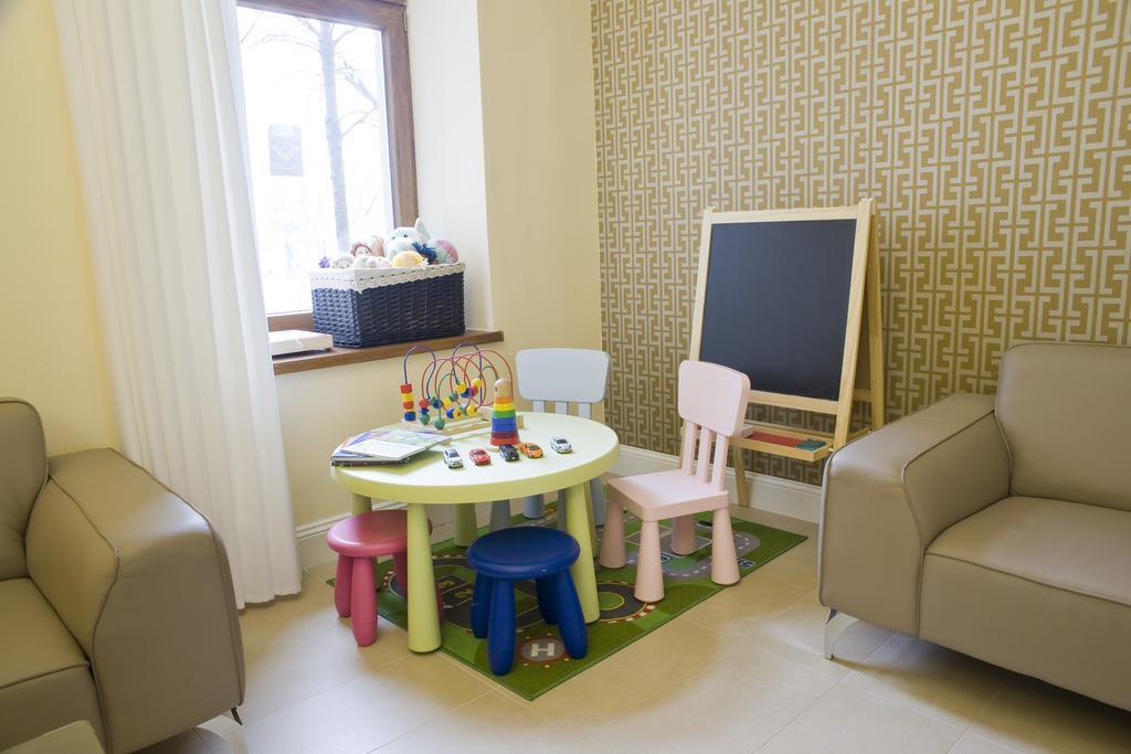 Hotel Gal Тарнув Экстерьер фото