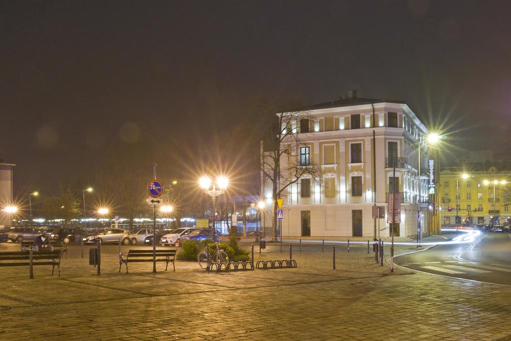 Hotel Gal Тарнув Экстерьер фото