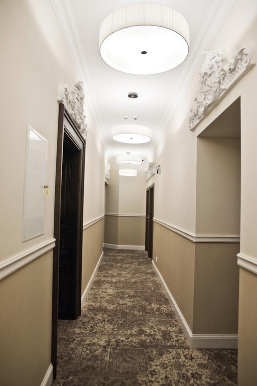 Hotel Gal Тарнув Экстерьер фото