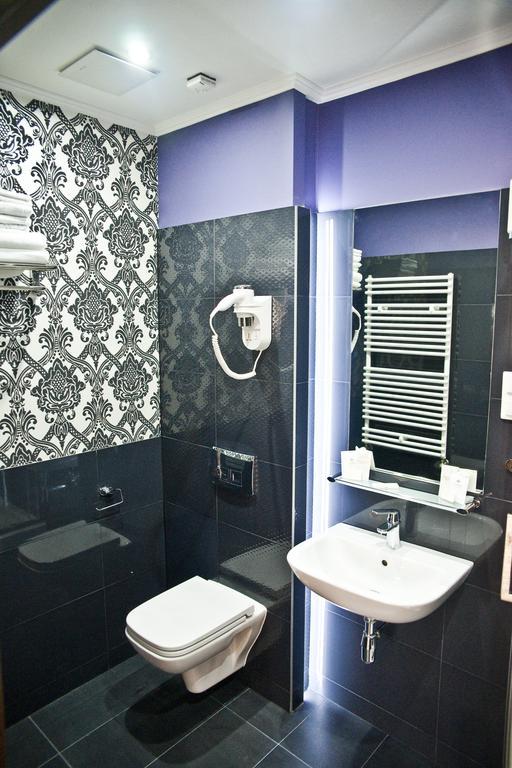 Hotel Gal Тарнув Экстерьер фото